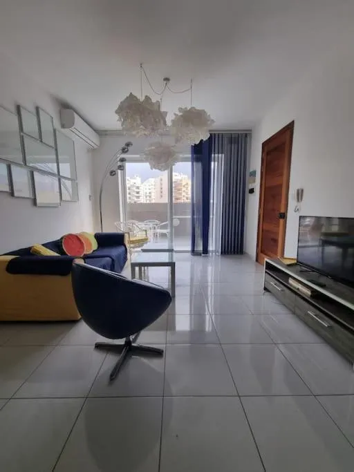 Three bedroom apartment in Qawra