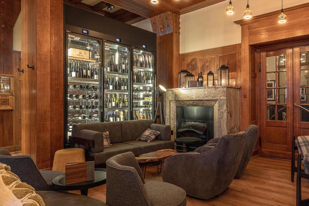 Ein Sitzbereich in der Unterkunft ALPINE INN Davos