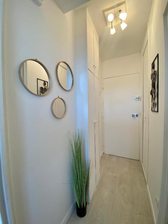 Zdjęcie z galerii obiektu Bel appartement à deux minutes de la plage w mieście Courseulles-sur-Mer