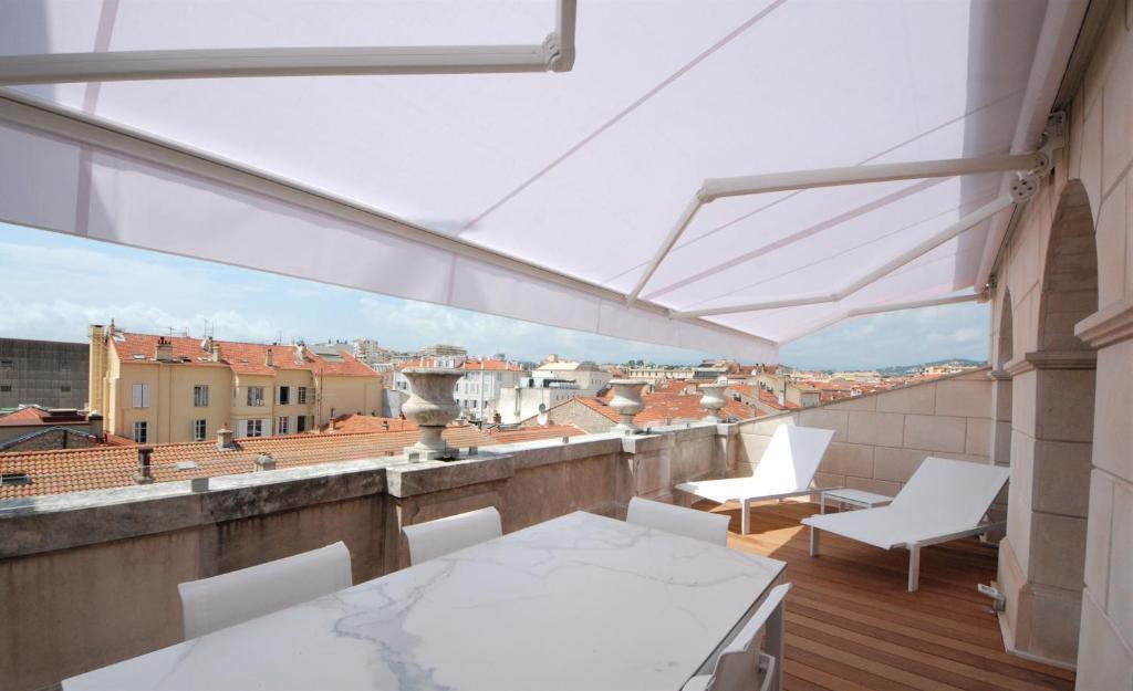 Balkón alebo terasa v ubytovaní FOCH Bright prestigious apartment in Cannes !