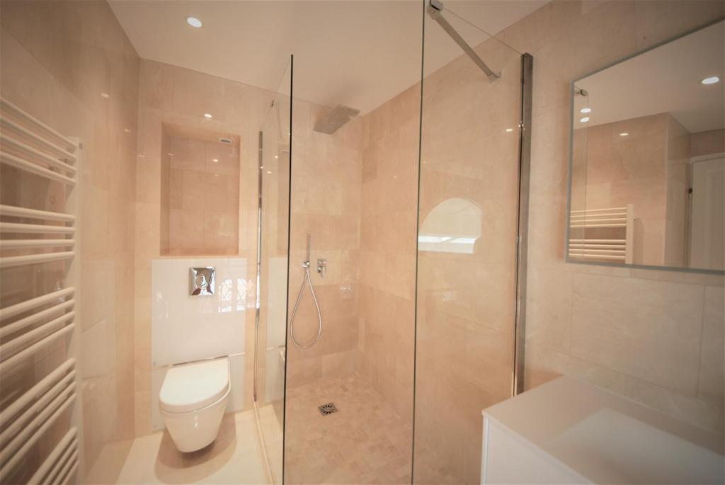 Kúpeľňa v ubytovaní FOCH Bright prestigious apartment in Cannes !