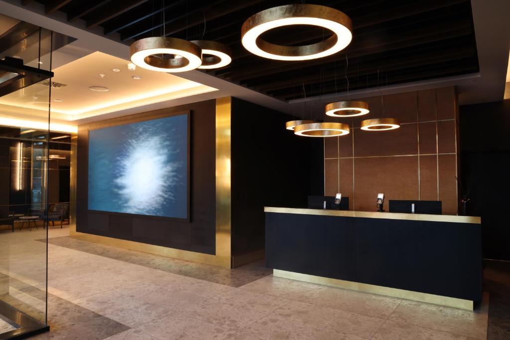 Hotel Reykjavík Saga - Resim 13