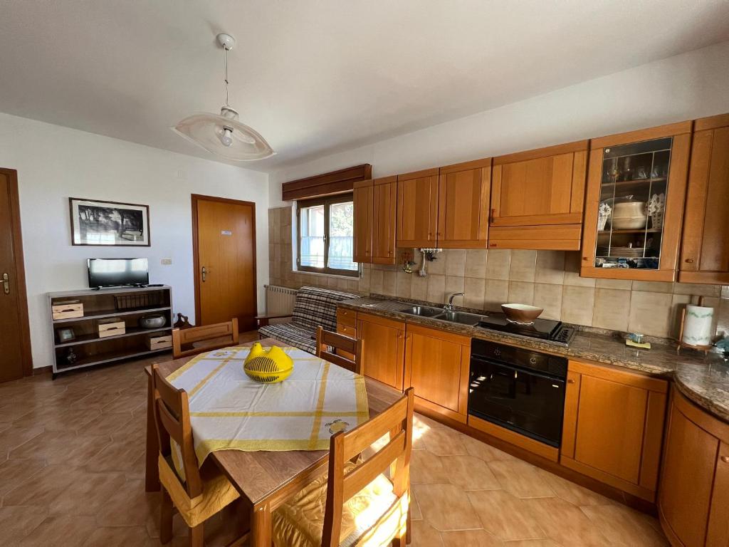 Kuchyň nebo kuchyňský kout v ubytování Casa vacanze La Via del Mare