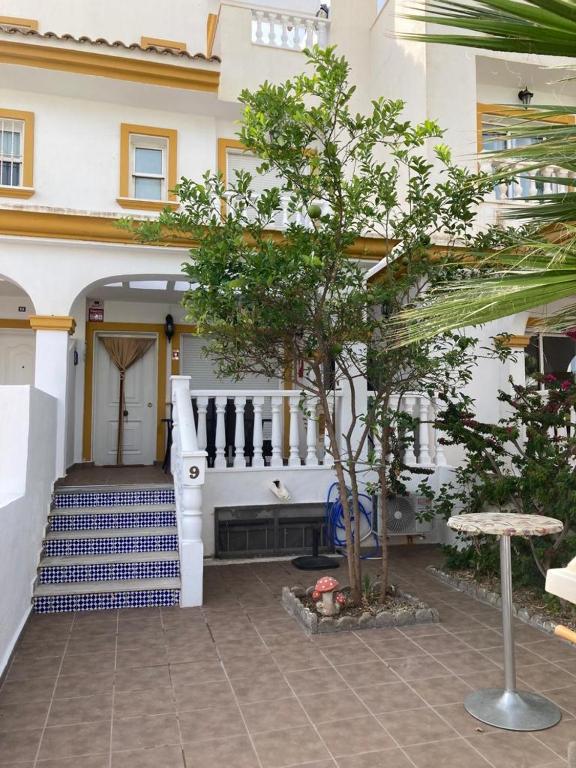 Exteriér alebo vchod do ubytovania PRECIOSO ADOSADO a 100 METROS DEL MAR en VERA-PLAYA!