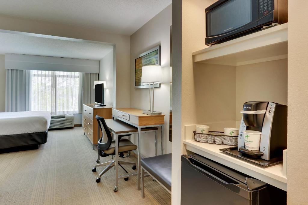 Holiday Inn Franklin - Cool Springs by IHG - King Room - Communications Accessible