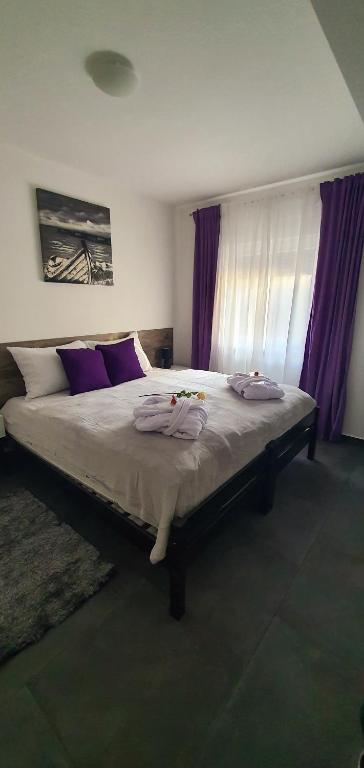 Blue Diamond **** - 2