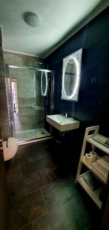 Blue Diamond **** - 10