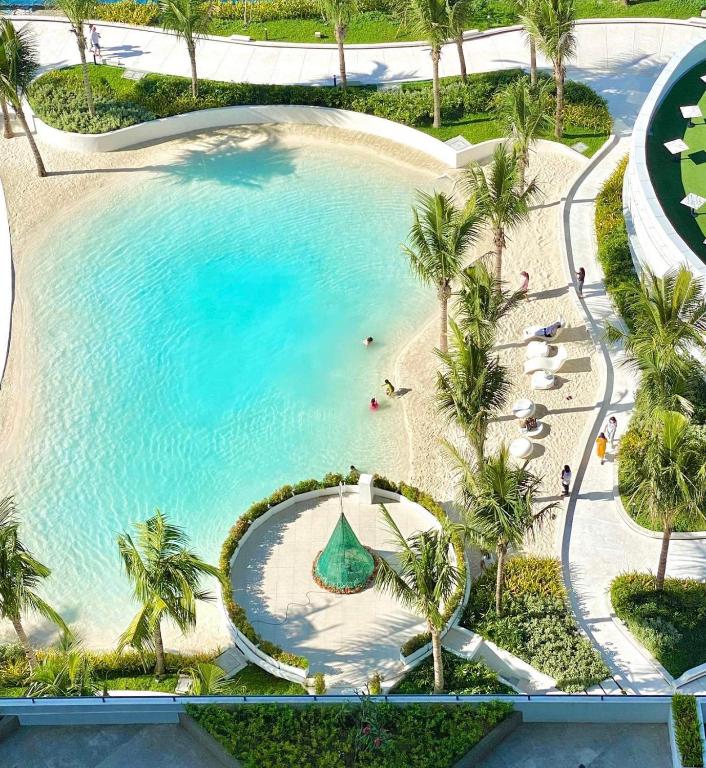Royale at Azure North Bali Tower - Apartamento De Estudio