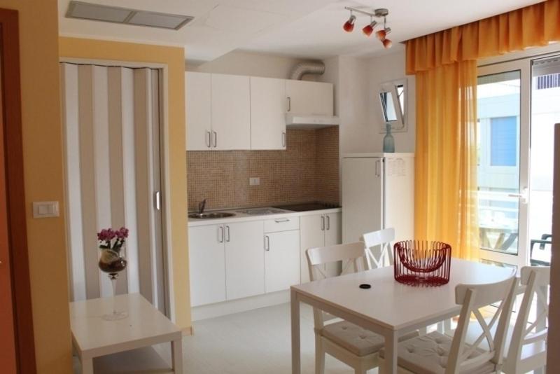 Kuchyň nebo kuchyňský kout v ubytování Hotel Capri