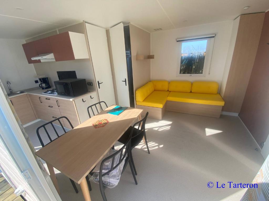 Kuchyň nebo kuchyňský kout v ubytování Camping Le Tarteron