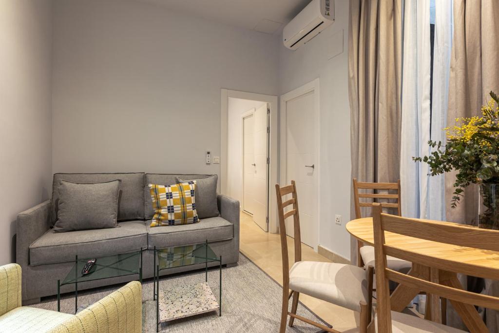 Część wypoczynkowa w obiekcie Angeles 6- Giralda Luxury by Valcambre