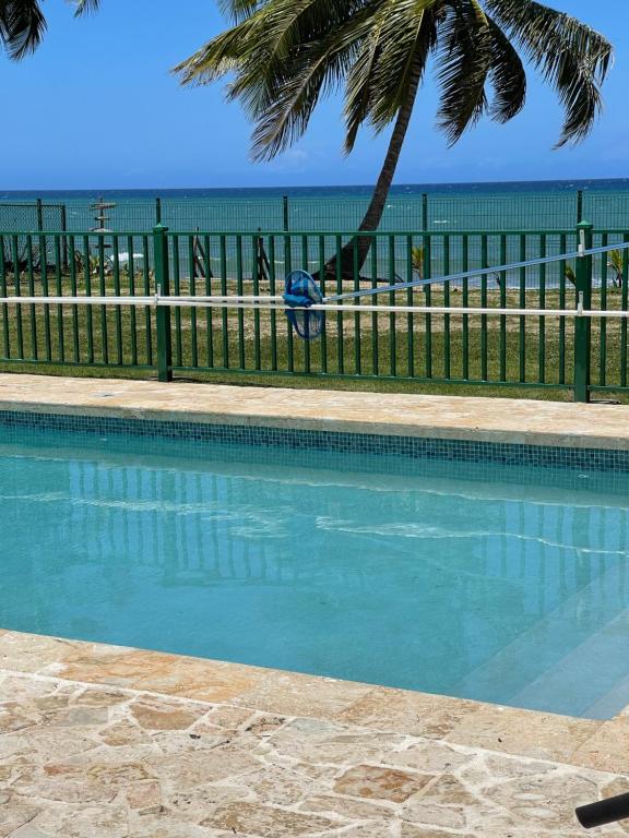 Bazén v ubytování Atlantic Wave Villa nebo v jeho okolí