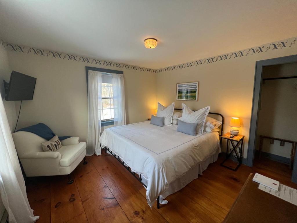 The Griff Inn - King Room With Mountain View