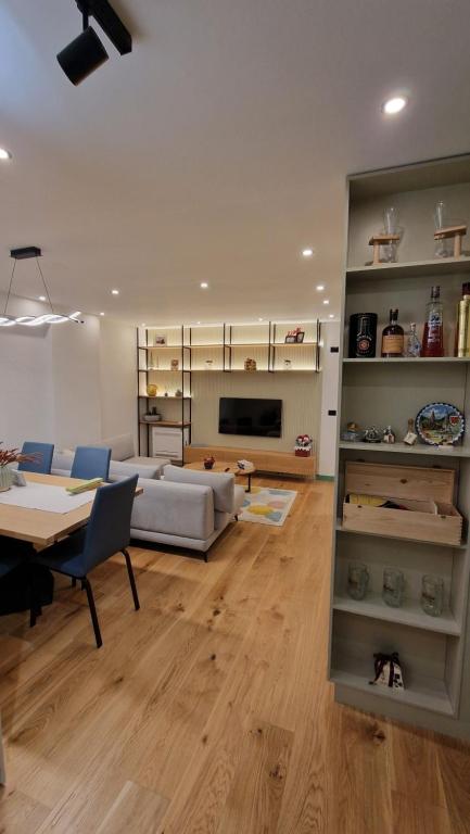 MESHI APARTMENT - Image 5