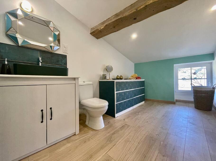 Łazienka w obiekcie Jardin de la Garrigue - Maison 160m2 - Piscine
