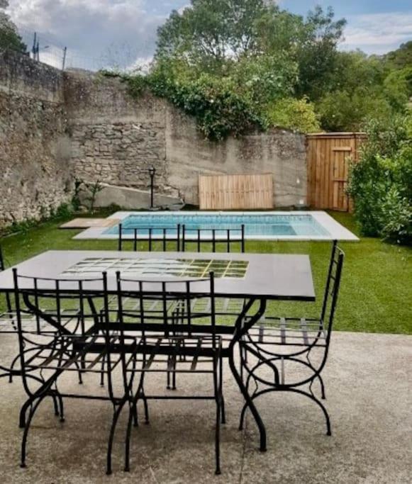 Zdjęcie z galerii obiektu Jardin de la Garrigue - Maison 160m2 - Piscine w mieście Aragon