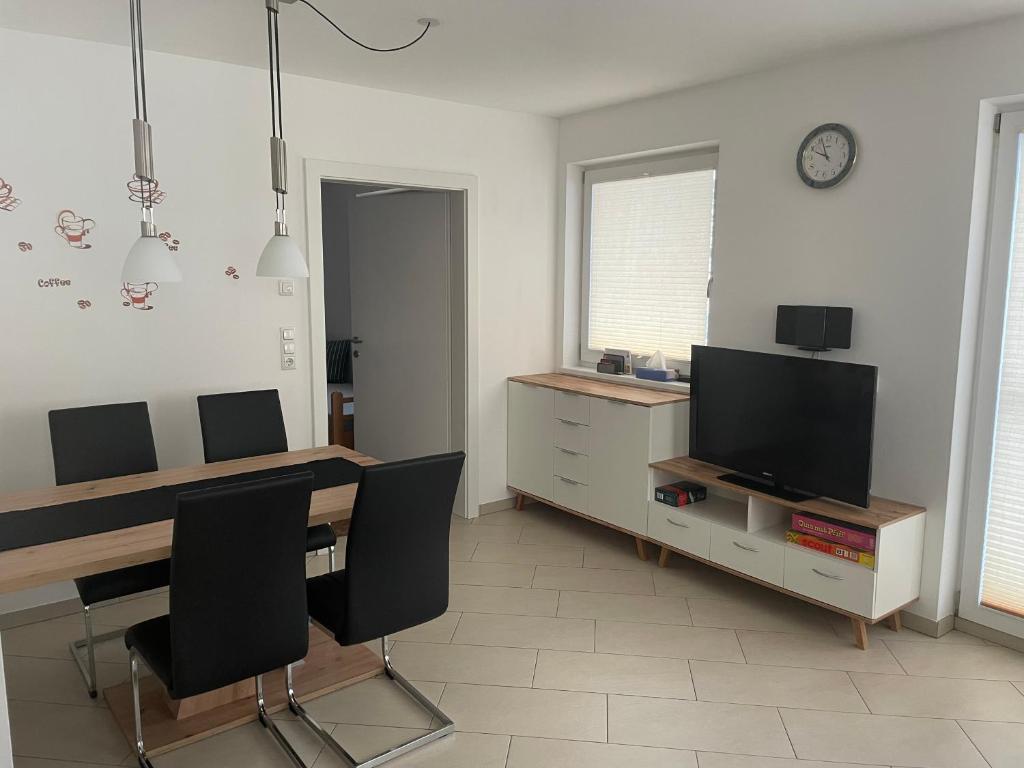 TV a/nebo společenská místnost v ubytování Karo`s Apartment