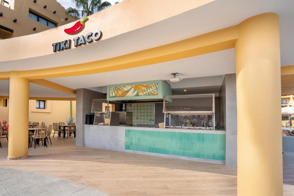 Bazén v ubytování Riu Santa Fe - All Inclusive nebo v jeho okolí