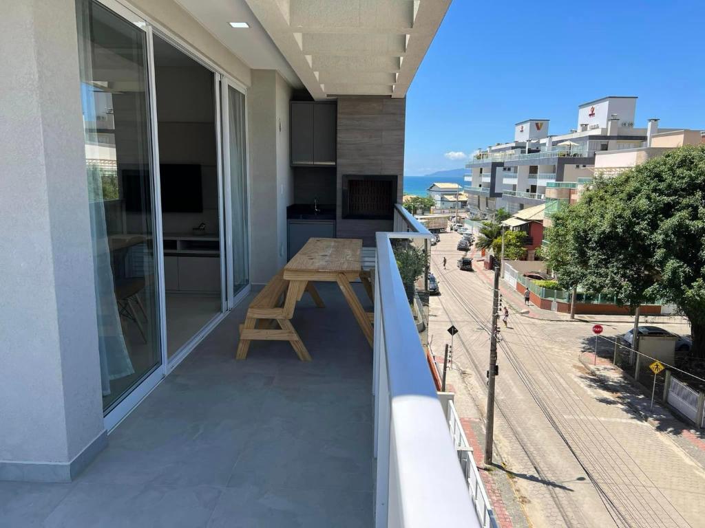 Un balcón o terraza de Belíssima Cobertura Dúplex Praia de Mariscal