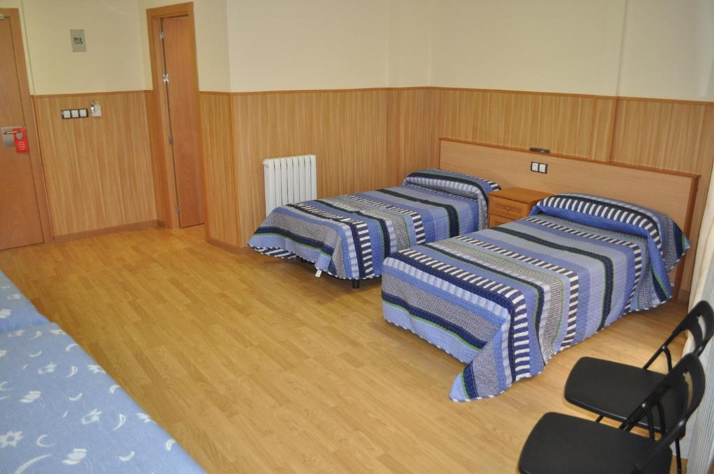Hostal Alcazaba - Vierpersoonskamer Met Eigen Badkamer