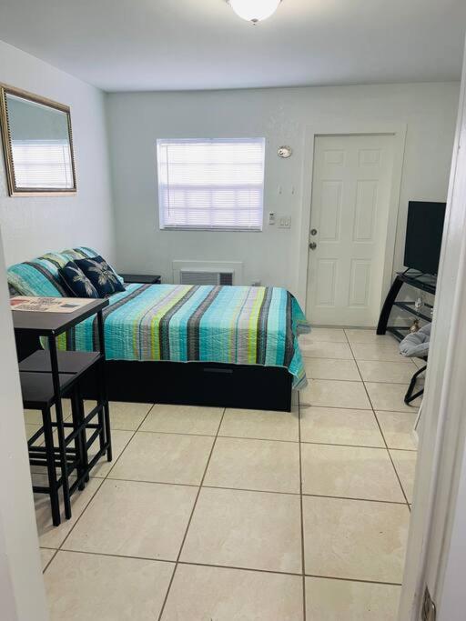 Cheerful 1 bedroom apartment, Tamiami – Precios 2023 actualizados