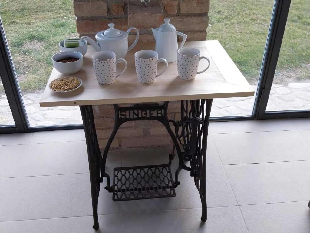Príslušenstvo na prípravu kávy alebo čaju v ubytovaní Elegant Apartment Retreat in Todi