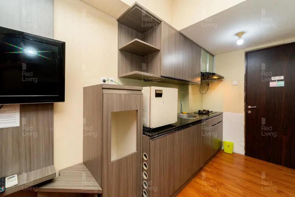 RedLiving Apartemen Serpong Green View - Hapukh Room Tower B - 工作室
