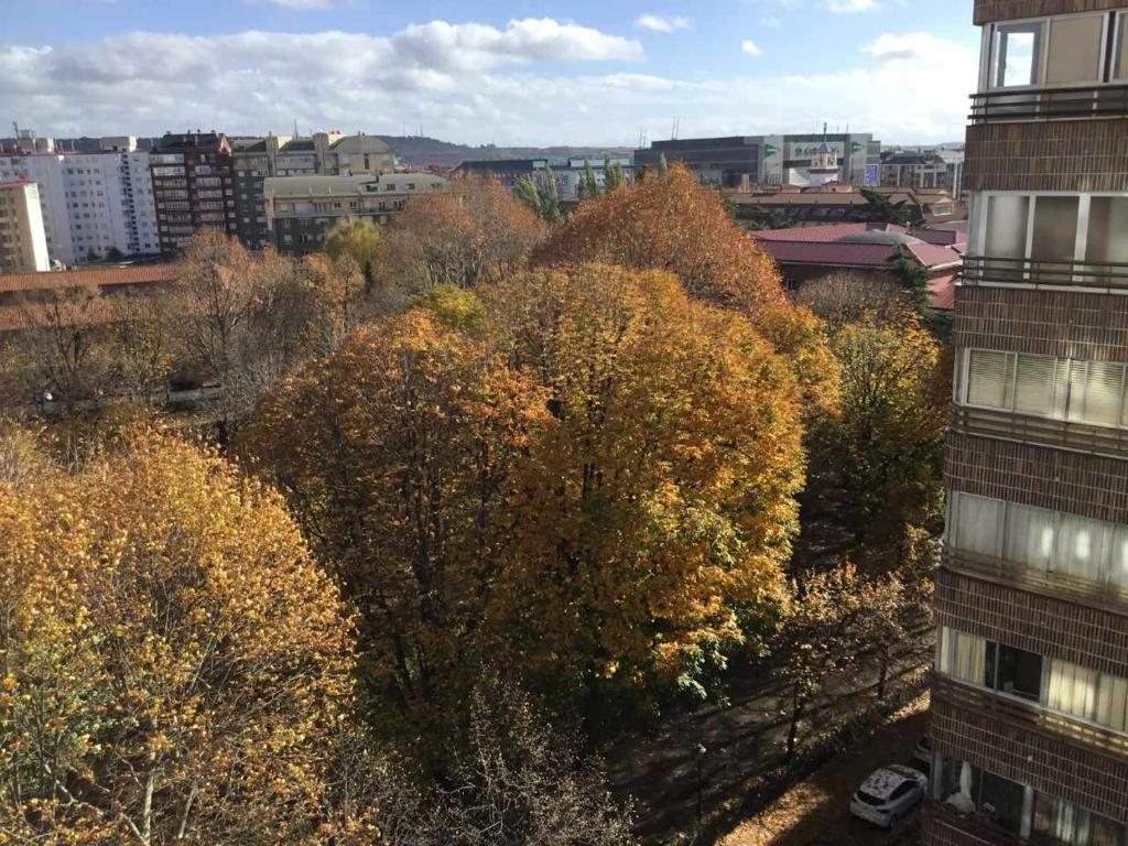 Fotografia z galérie ubytovania Gran piso alto LuzDiseño centrico con garaje v destinácii León