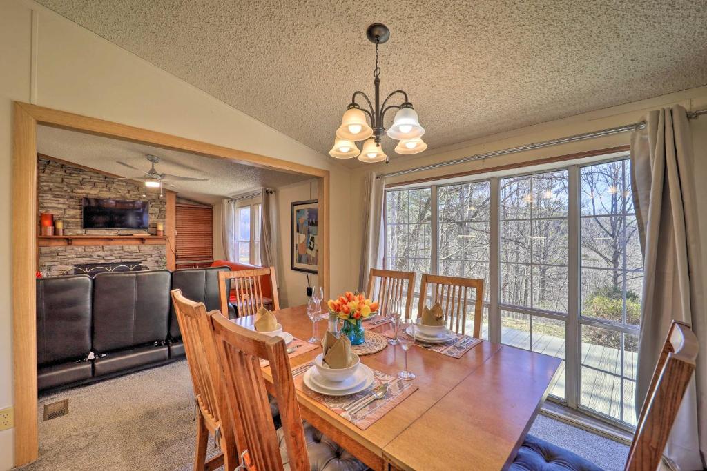 Deck and 2 Fire Pits Riverfront Spruce Pine Rental! - Holiday Home