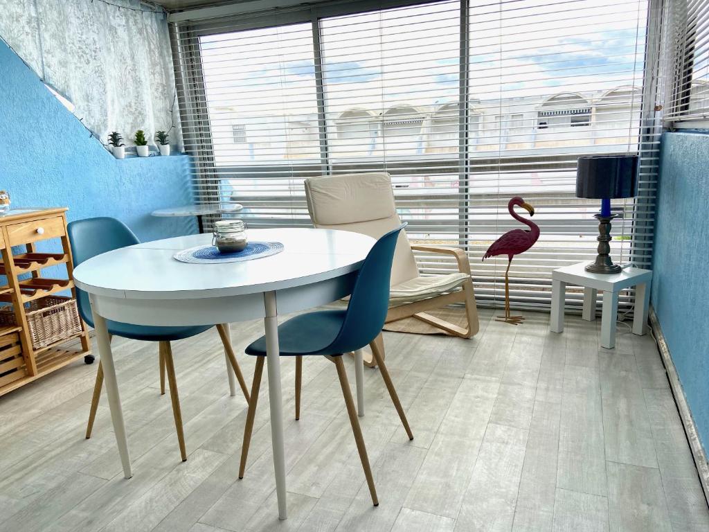 Fotografie z fotogalerie ubytování Appartement grande terrasse Climatisé v destinaci Le Grau-du-Roi