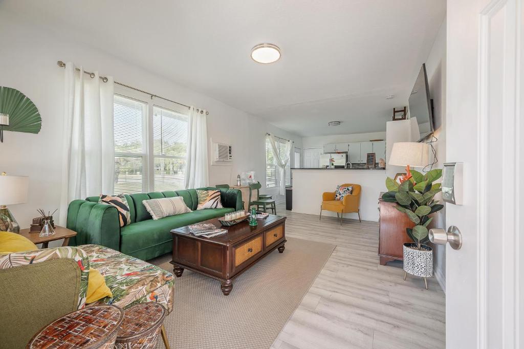 Recently Renovated Bungalow in Ybor City!, Tampa (updated prices 2024)