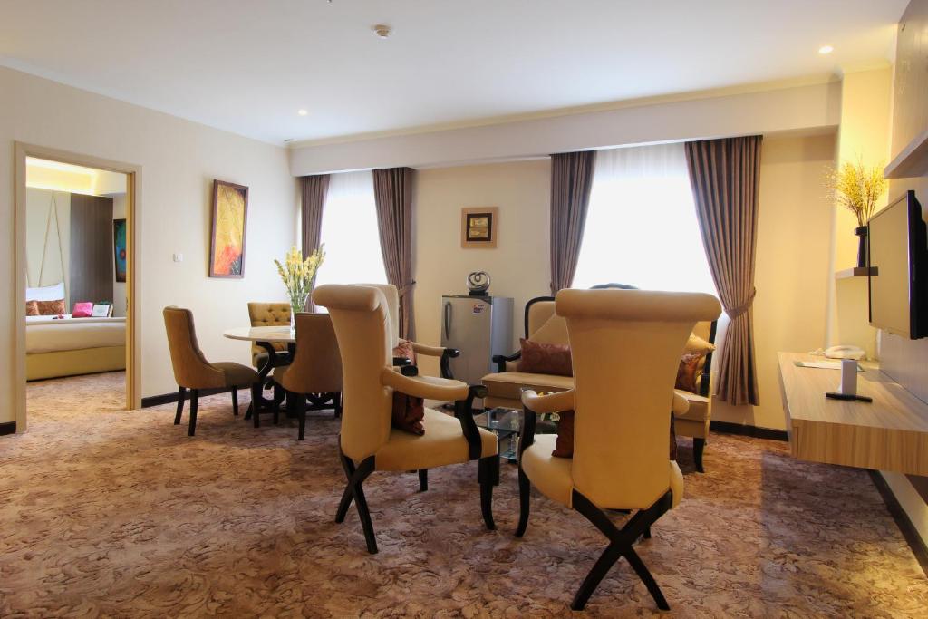Posezení v ubytování Lorin Syariah Solo Hotel
