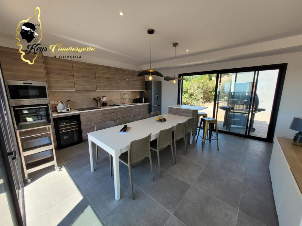 Fotografia z galérie ubytovania Casa Balancinu Vue panoramique sur montagne et Mer Piscine Privée v destinácii Sainte-Lucie de Porto-Vecchio