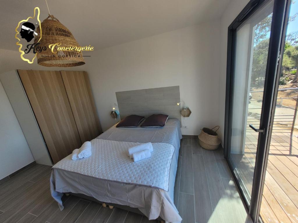 Fotografia z galérie ubytovania Casa Balancinu Vue panoramique sur montagne et Mer Piscine Privée v destinácii Sainte-Lucie de Porto-Vecchio