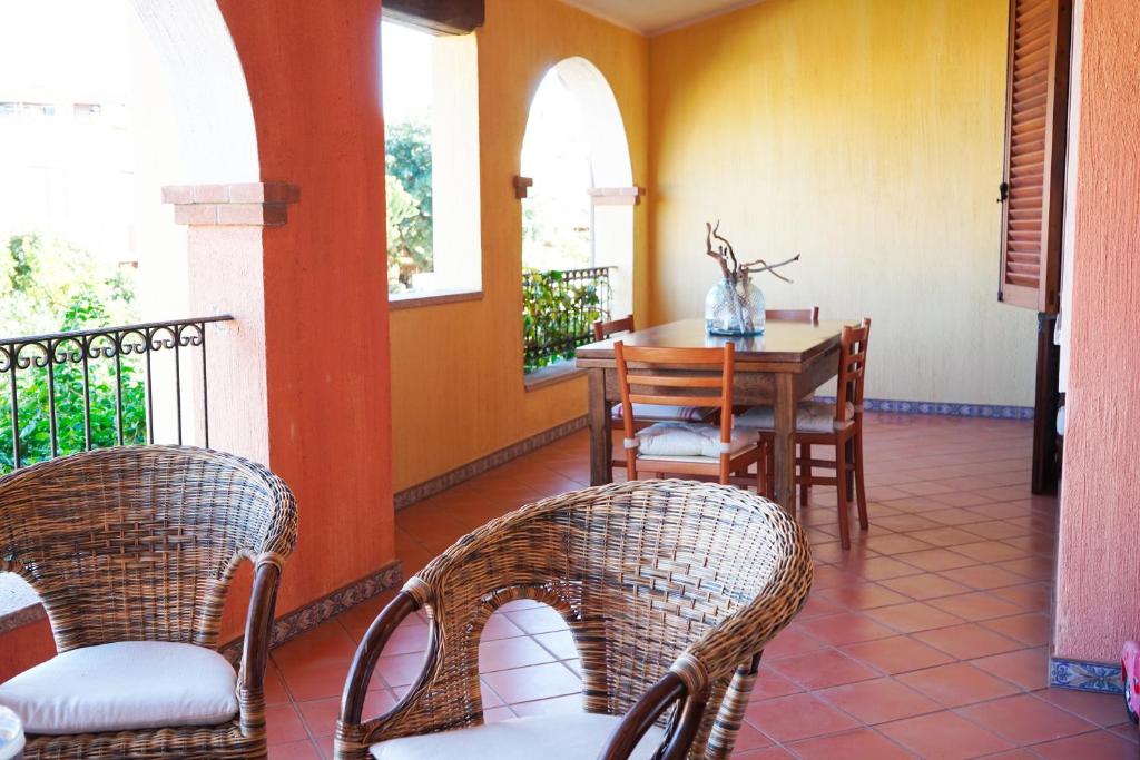 A balcony or terrace at Mereu Central Apartment