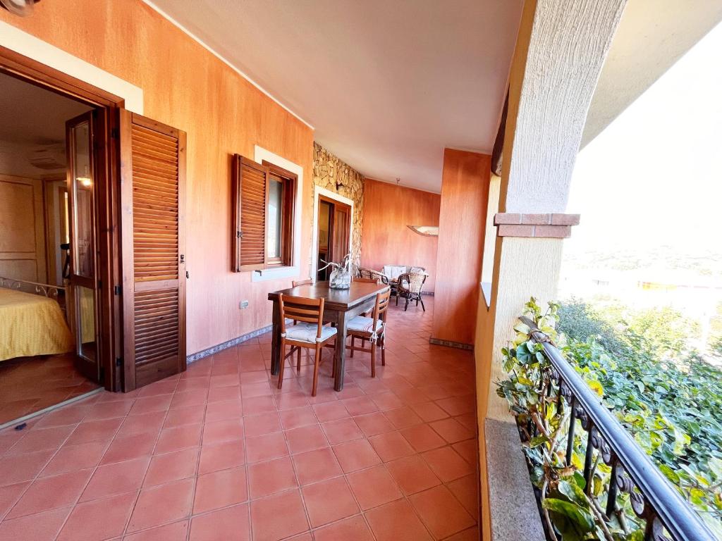 A balcony or terrace at Mereu Central Apartment