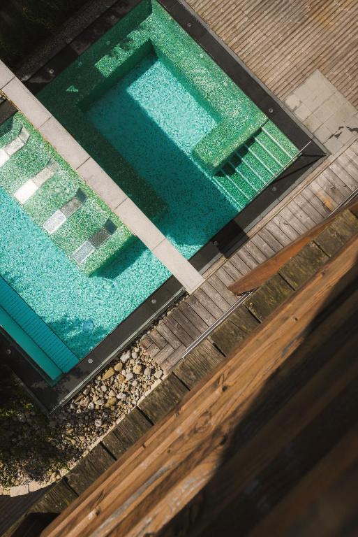 Bazén v ubytování MOHR life resort nebo v jeho okolí