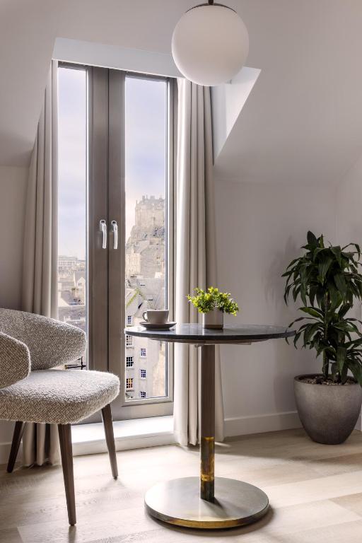 Virgin Hotels Edinburgh - 