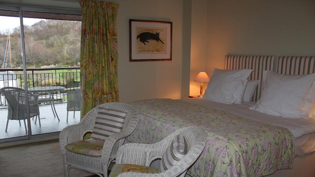 Postel nebo postele na pokoji v ubytování Crinan Hotel