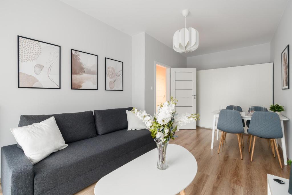 Posedenie v ubytovaní Lwowska Apartment by the Malta Lake Poznań by Noclegi Renters