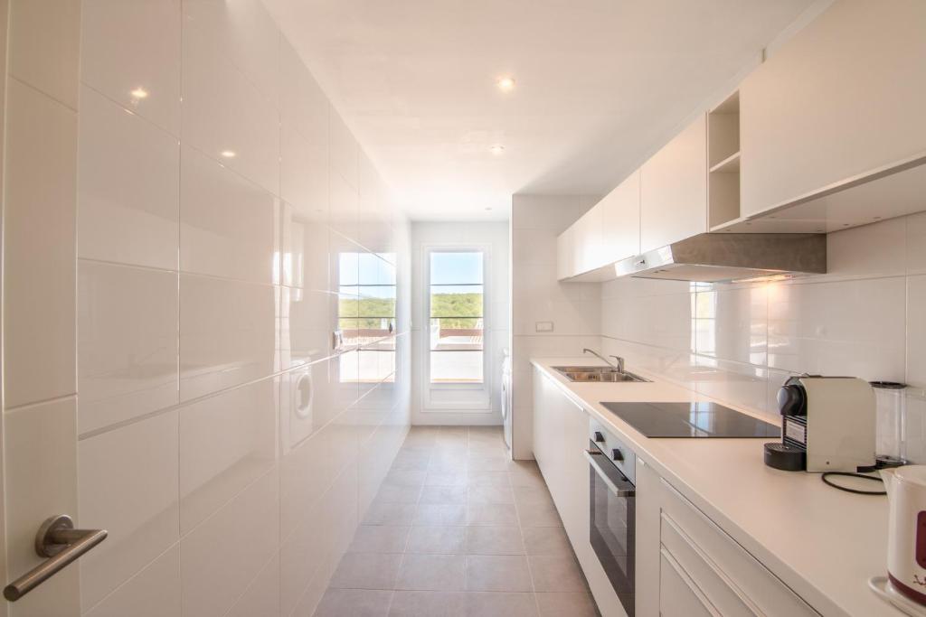 Kuchnia lub aneks kuchenny w obiekcie 2167-Superb 2 bedrooms in luxury complex with pool