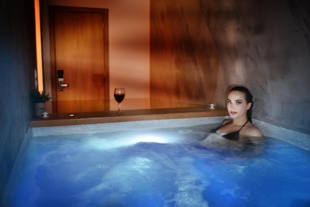 Anixi Hotel by AP - Suite With Hot Tub & Mountain View