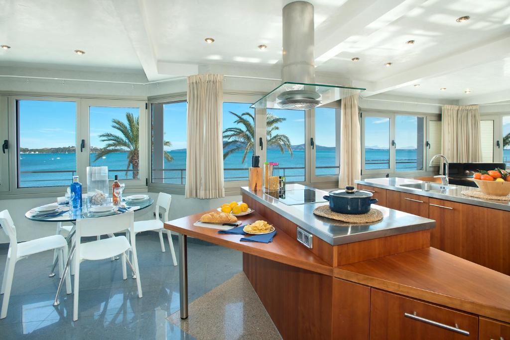 Apt Magnifics with sea view by JS Villas