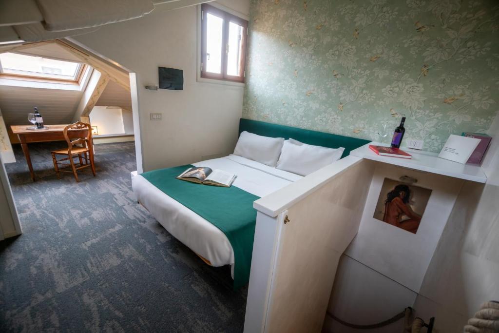 Palazzo San Luca - Deluxe Double Room With Balcony