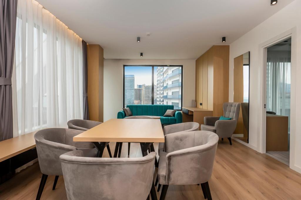 The Grandeur Hotel - Presidential Suite