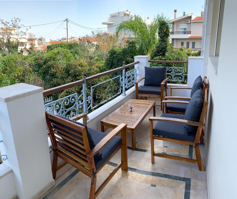 Balkón nebo terasa v ubytování A&B Ialysos villas and apartments
