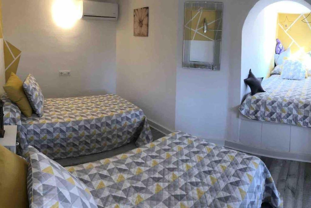 Posteľ alebo postele v izbe v ubytovaní Lovely 2 Bed Apartment in Alcalali