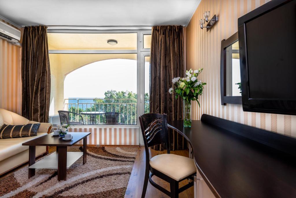 Deluxe Double Room with Sea View