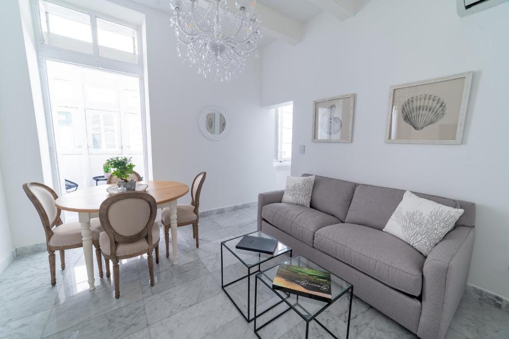 Carmelita Valletta - 15