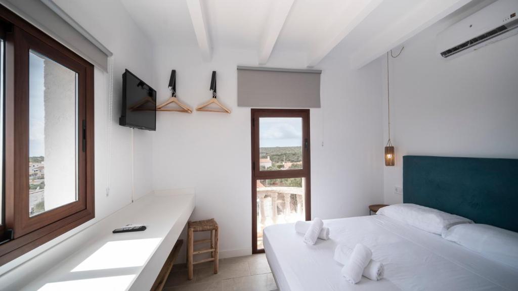 Castell de Lô, Cala en Porter – Precios actualizados 2023